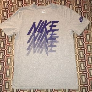 Men’s Nike Gray T-shirt Size Medium